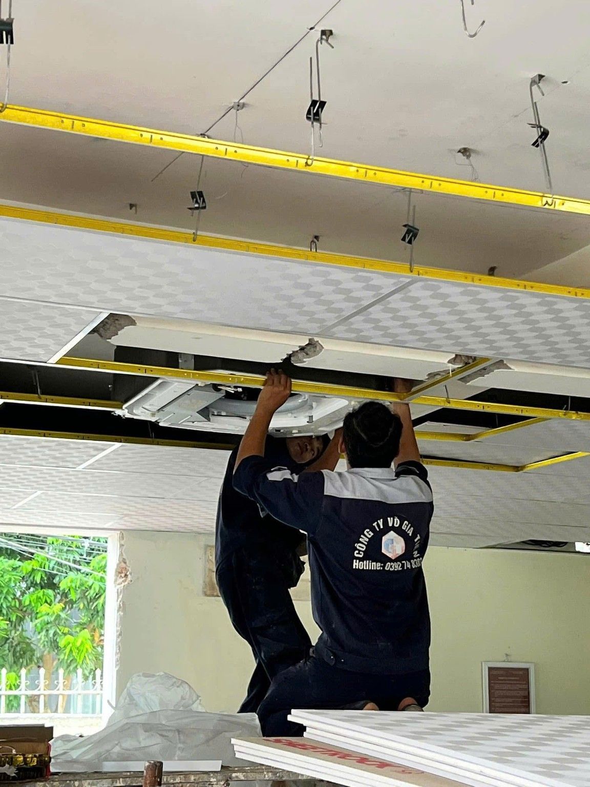 Lắp đặt máy lạnh âm trần cassette